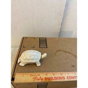 White ceramic turtle made Japan 4”x2.5”‎